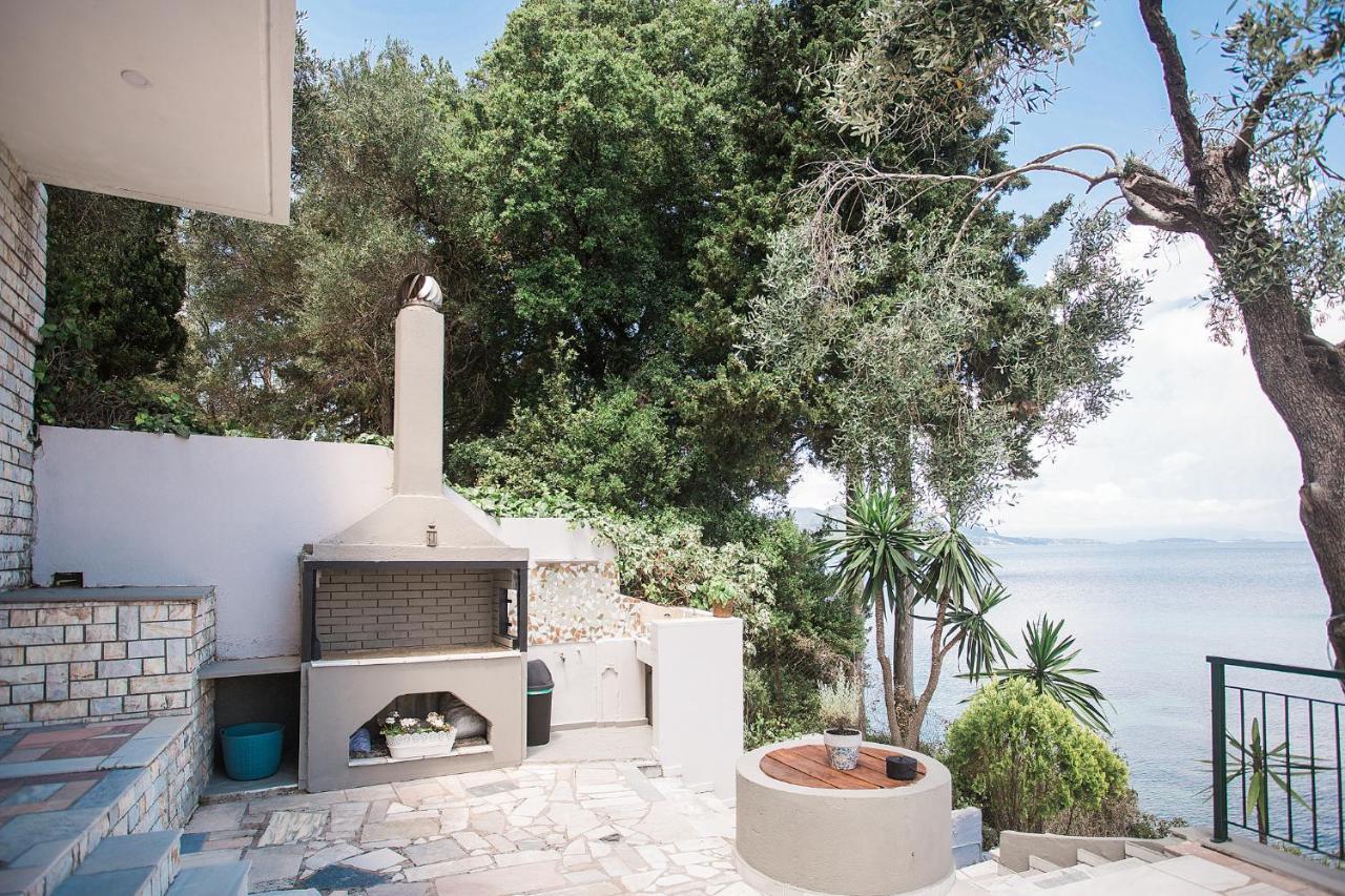 Villa Paul Seafront House Mesongí Exterior foto