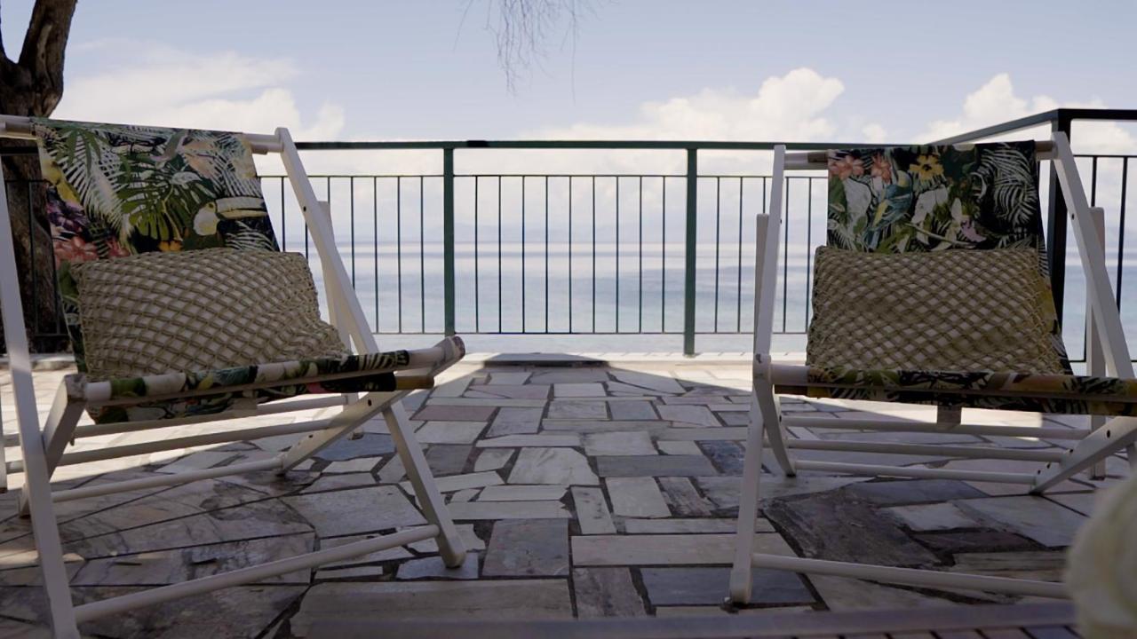 Villa Paul Seafront House Mesongí Exterior foto