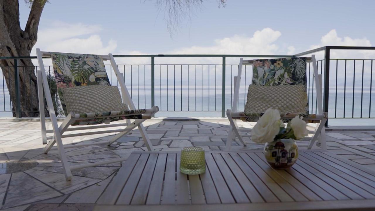 Villa Paul Seafront House Mesongí Exterior foto
